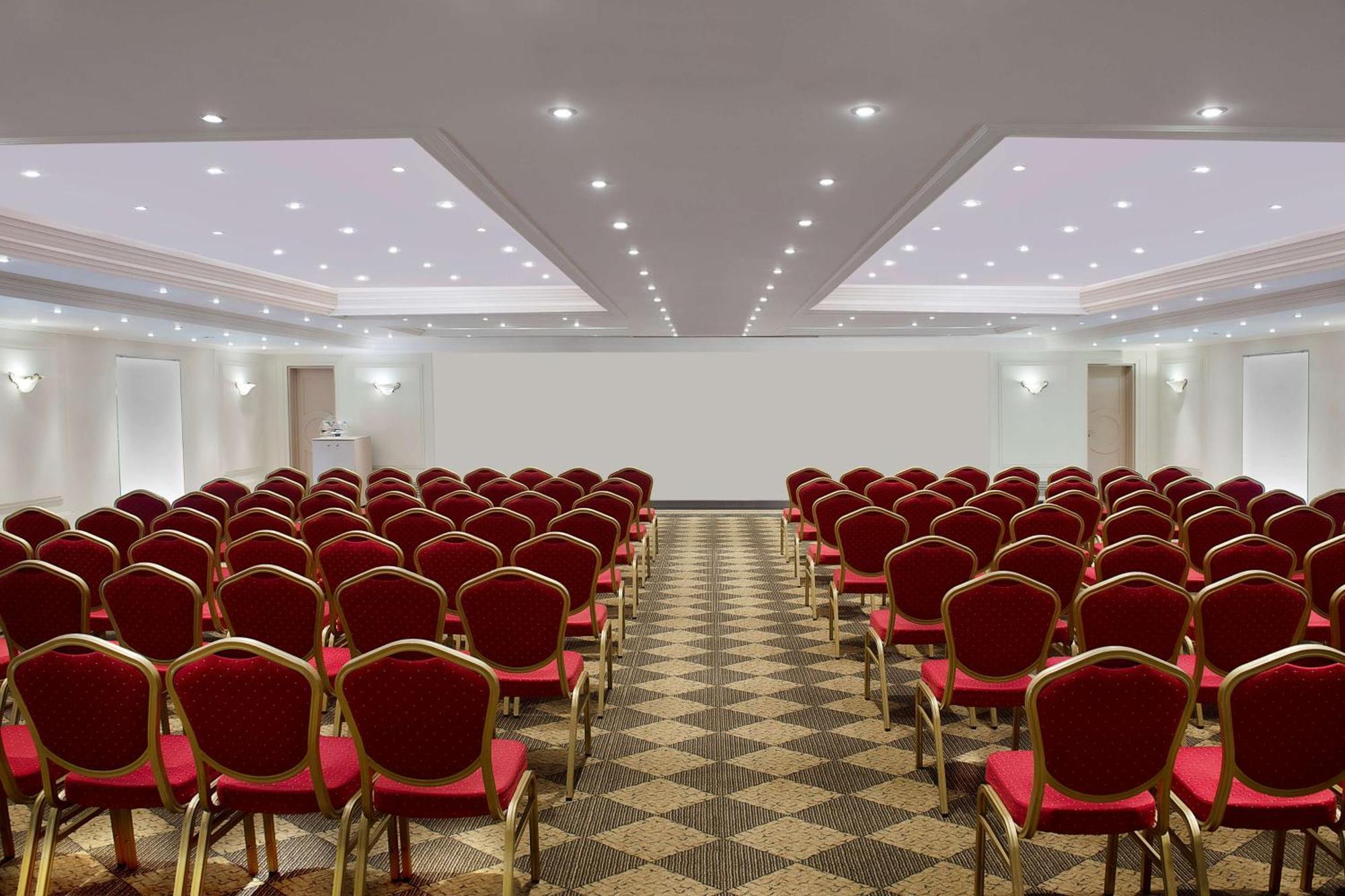 Отель Radisson Blu Martinez Бейрут Экстерьер фото The ballroom